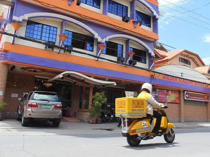 Golden Stallion Suites คากายันเดโอโร ภายนอก รูปภาพ