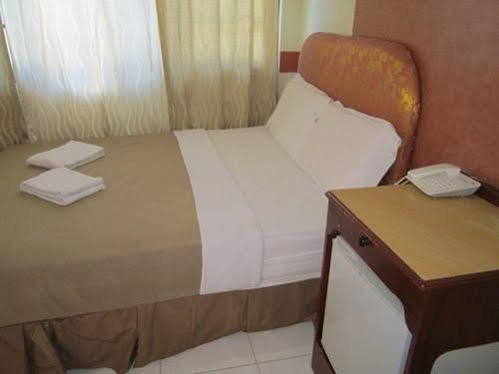 Golden Stallion Suites คากายันเดโอโร ภายนอก รูปภาพ