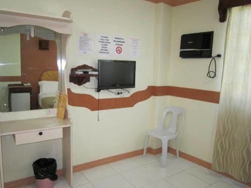 Golden Stallion Suites คากายันเดโอโร ภายนอก รูปภาพ