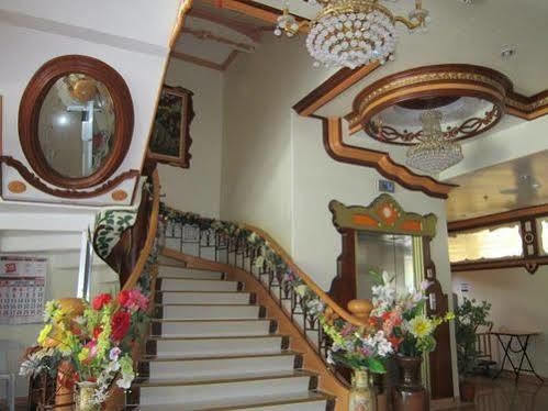 Golden Stallion Suites คากายันเดโอโร ภายนอก รูปภาพ