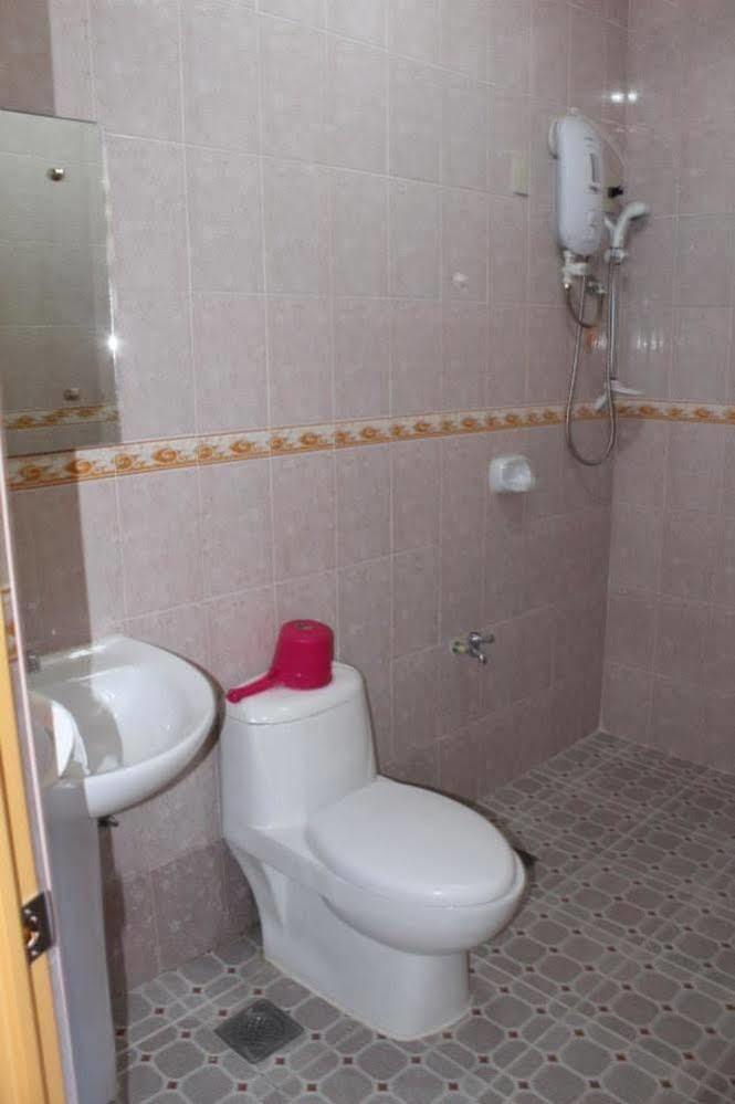 Golden Stallion Suites คากายันเดโอโร ภายนอก รูปภาพ